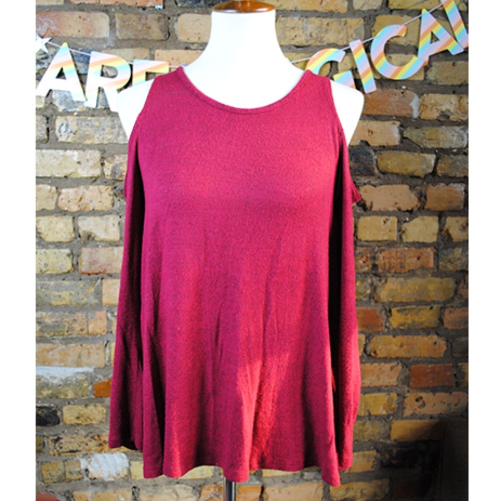 ACEMI Cold Shoulder Top